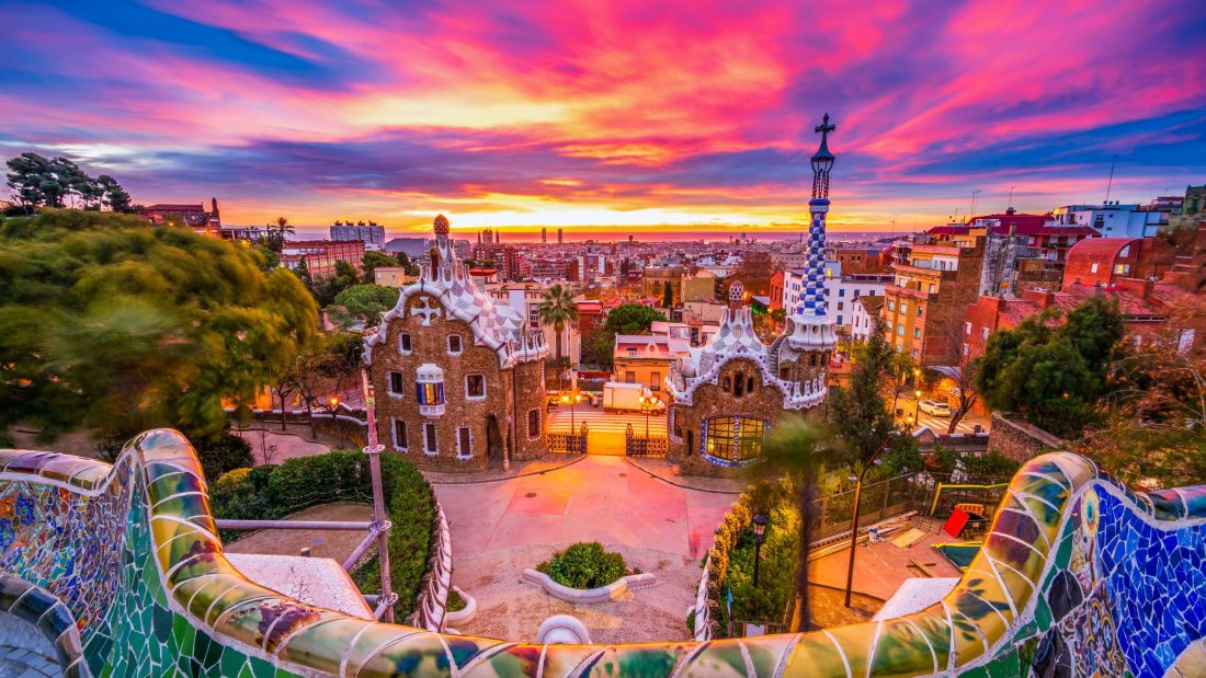 El Parque Güell es una ciudad jardín de estilo catalán único.