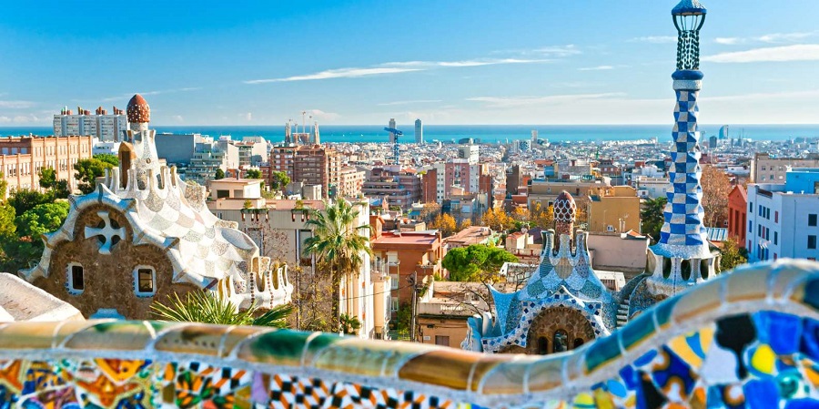 exploring park guell barcelona