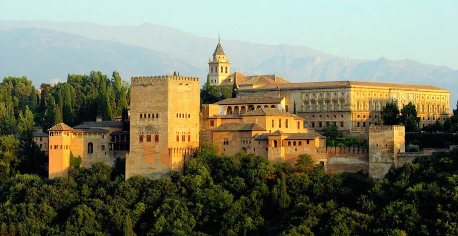 Pontos turísticos de Granada